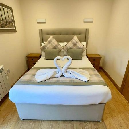 Waverley Inn Holiday Apartments Инвернес Екстериор снимка