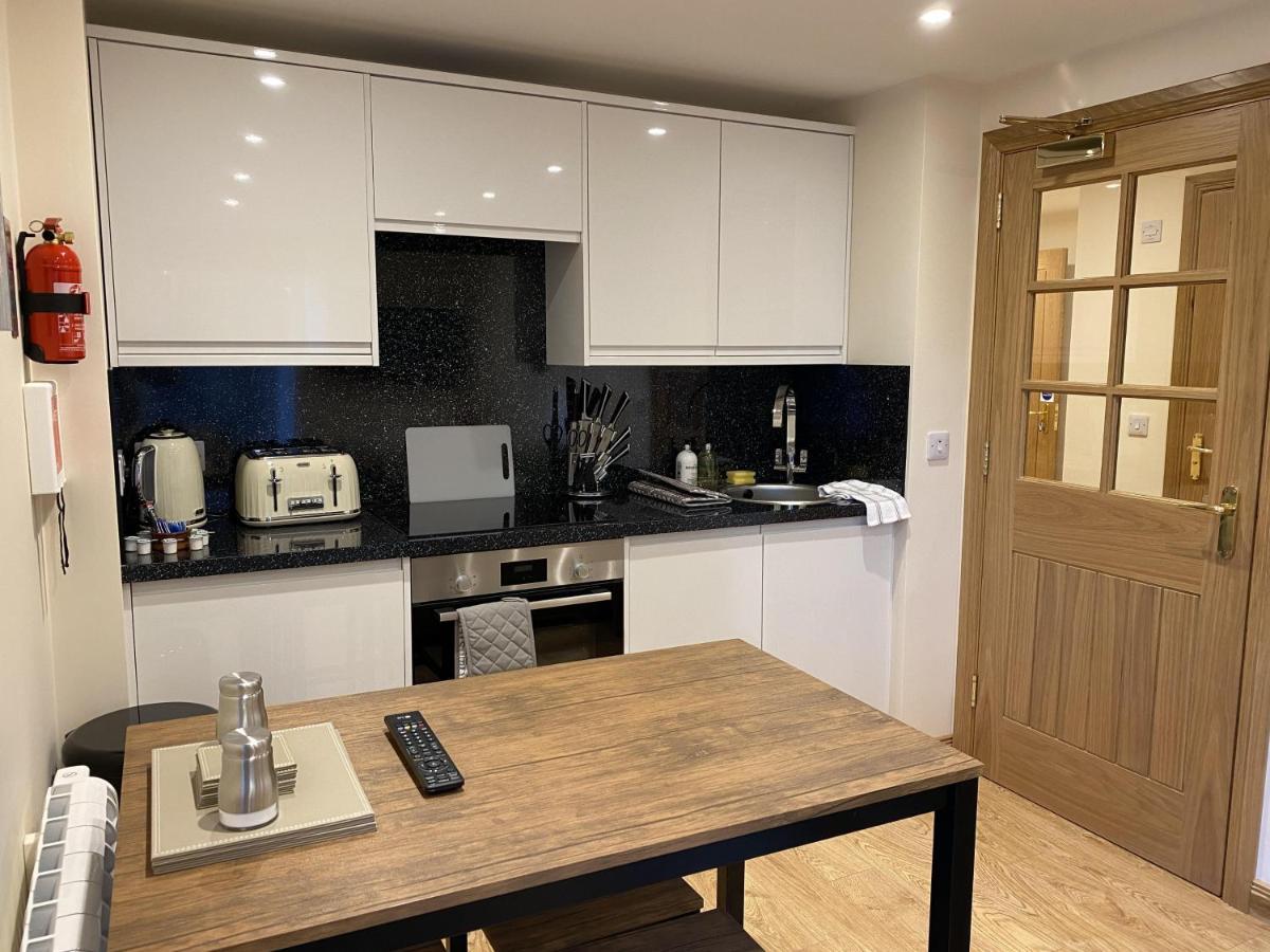 Waverley Inn Holiday Apartments Инвернес Екстериор снимка