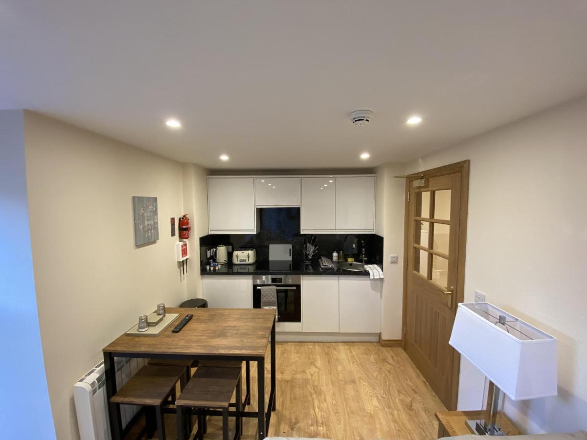 Waverley Inn Holiday Apartments Инвернес Екстериор снимка