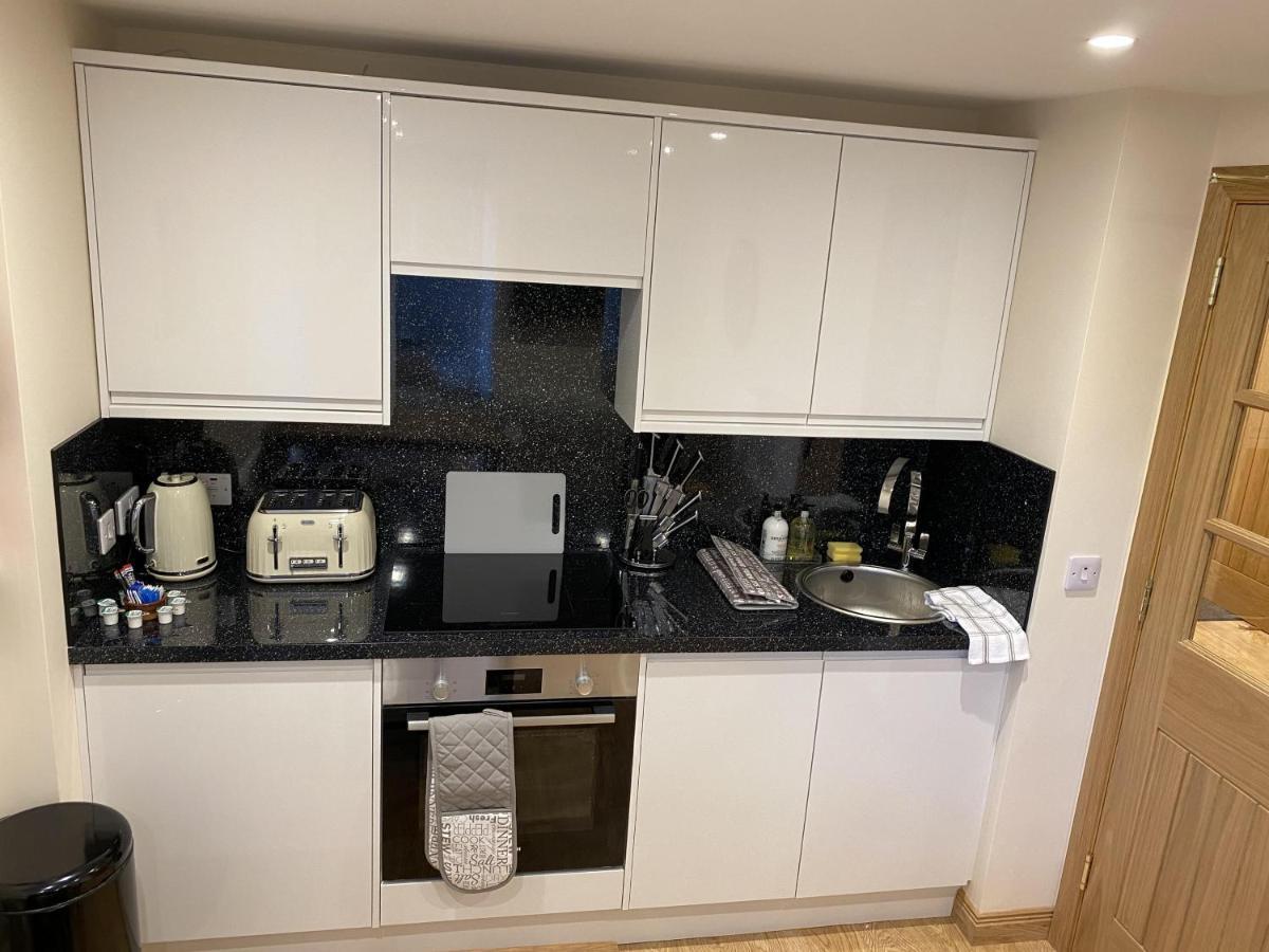 Waverley Inn Holiday Apartments Инвернес Екстериор снимка