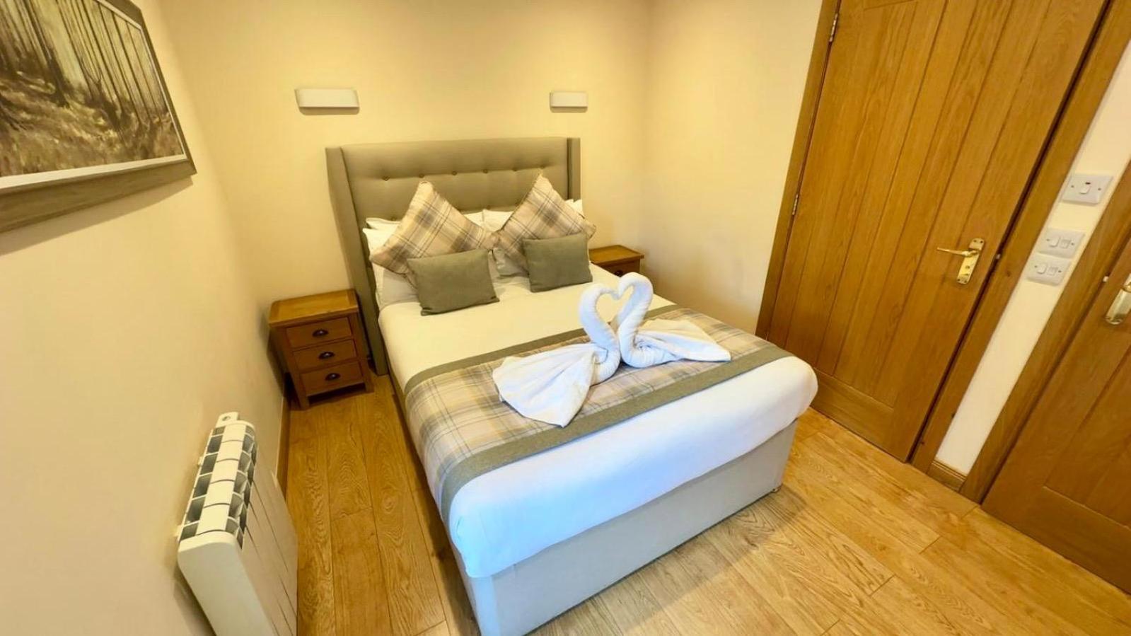 Waverley Inn Holiday Apartments Инвернес Екстериор снимка