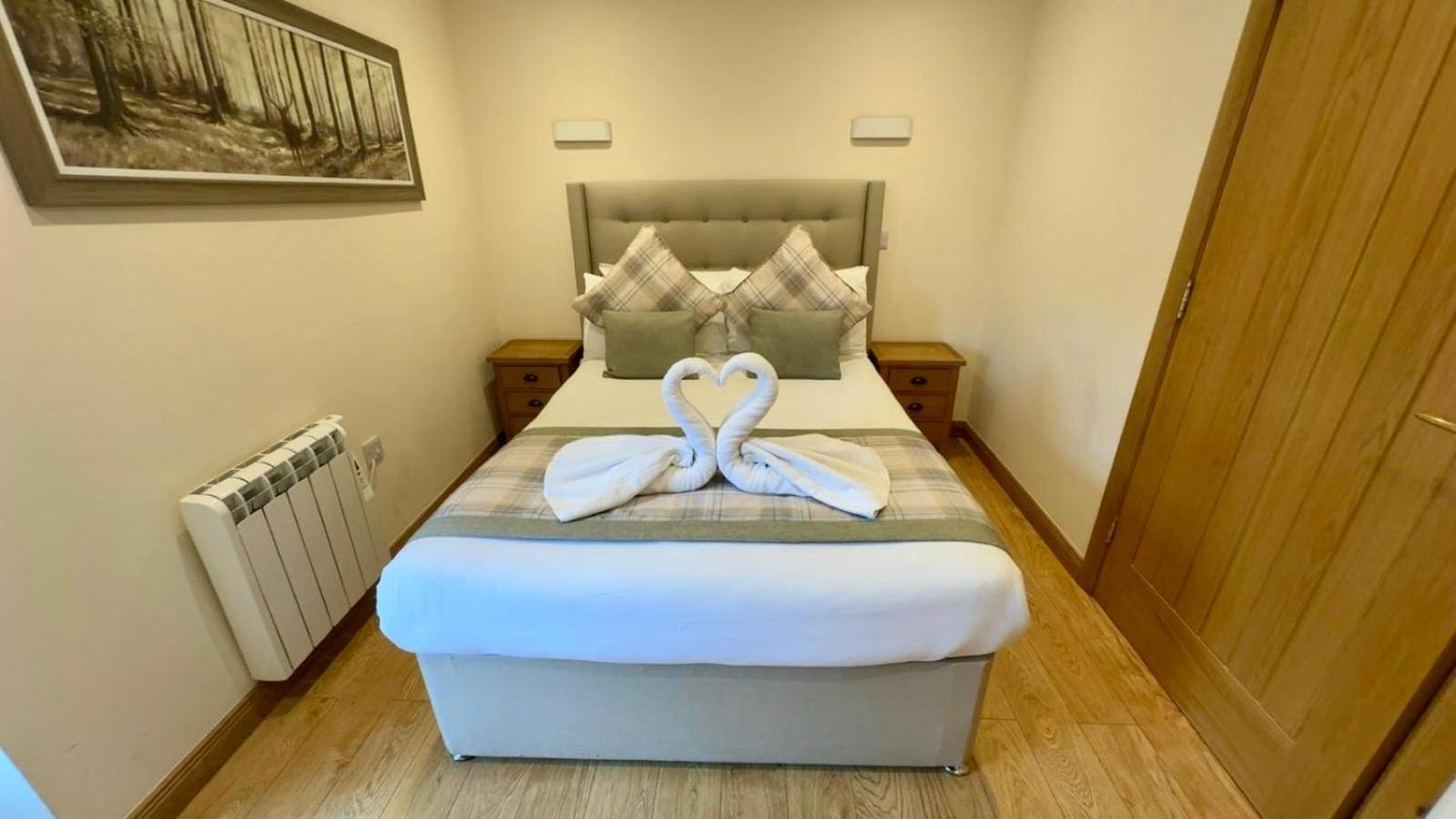 Waverley Inn Holiday Apartments Инвернес Екстериор снимка