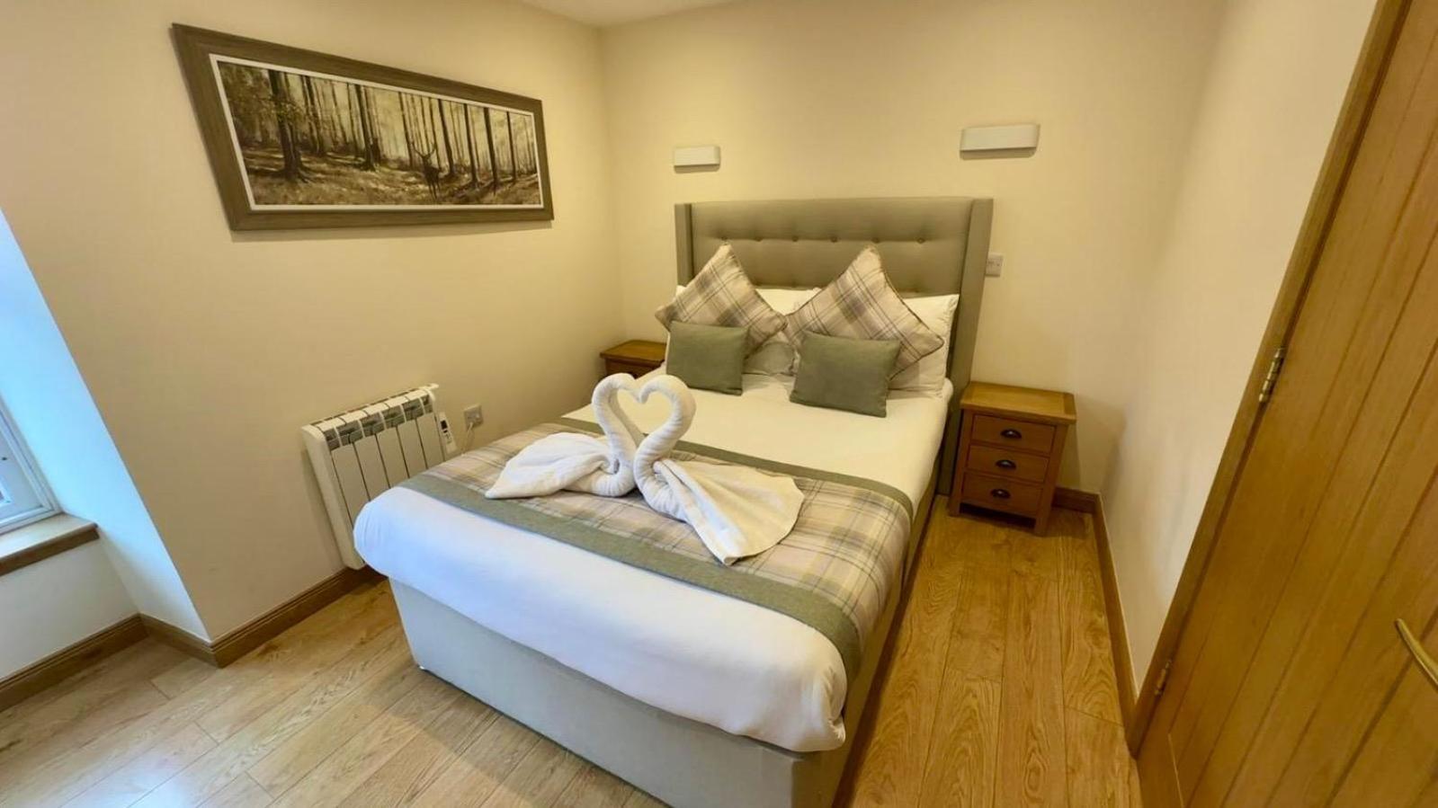 Waverley Inn Holiday Apartments Инвернес Екстериор снимка