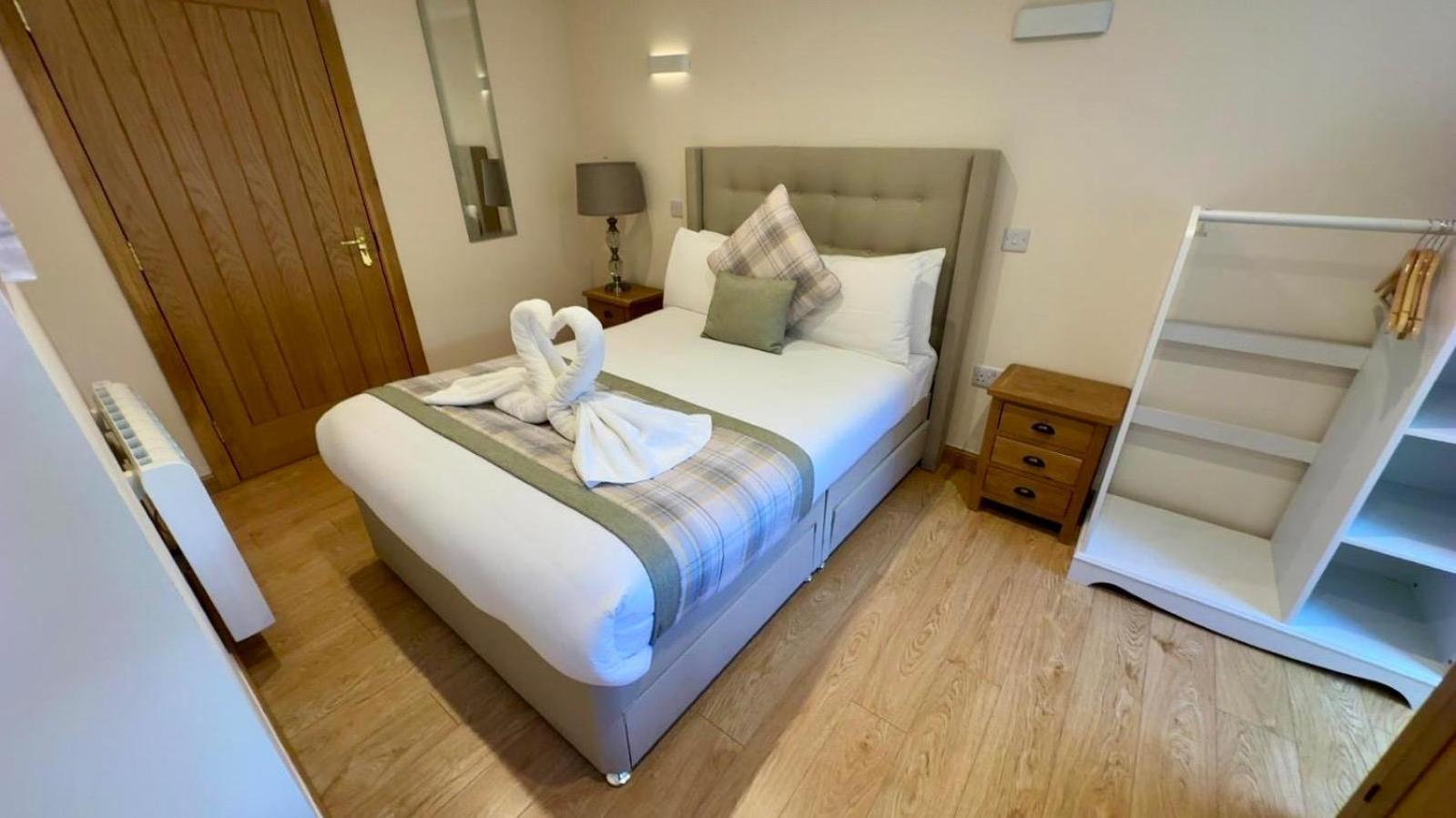 Waverley Inn Holiday Apartments Инвернес Екстериор снимка